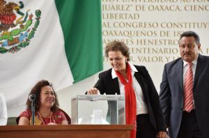 María de las Nieves García Fernández, coordinadora de la Fraccion Parlamentaria del PRI.