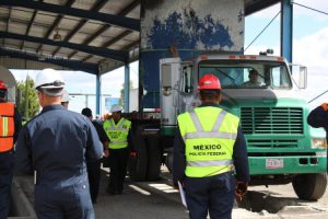 Capacitan a policías federales