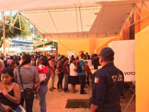 Policías estatales accionan operativos para procurar paz y orden social durante comicios de sistemas normativos internos.