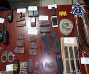 Decomisan dos camionetas