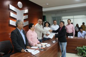 16 autoridades municipales electas