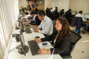 Opera en un horario de 07:30 a 21:00 horas, de lunes a viernes; y de 09:00 a 14:00 horas los sábados.