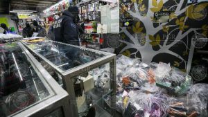 En siete locales comerciales