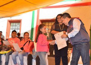 Invita gobierno CDMX a abuelitos