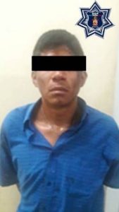 Francisco AV arrebató una bolsa con dinero en efectivo y un teléfono celular a una mujer.