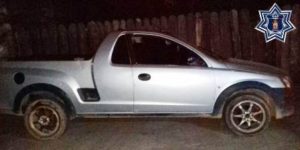 Camioneta Chevrolet Tornado, plateada, con placas V65-AAL del DF y serie 93CXM80216C222630.