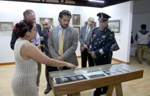 El mural "Paisaje", pieza principal de la exposición.