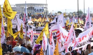 Ante miles de personas que mostraron su entusiasmo Zepeda Hernández tomó protesta a todos los participantes.