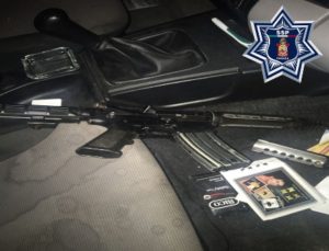 Decomisan dos camionetas