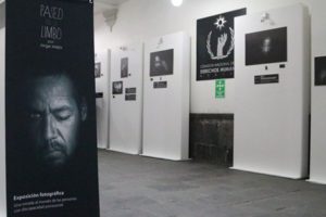 El libro invita a reflexionar sobre éste y otros derechos de la Convención.