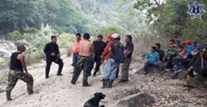 Arrastrado por corriente de río