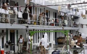 Urge resolver irregularidades