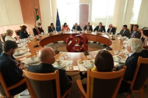 Actualizan aspectos políticos y de cooperación