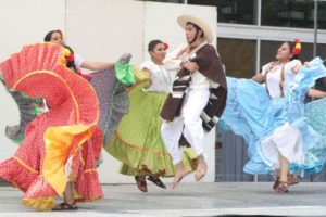 Colores, danzas típicas y huapangos