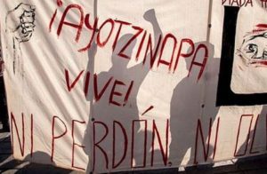 Mata Rosas y Antonio Victoriano seleccionaron, editaron, ensamblaron y así construyeron el libro ‘43’.