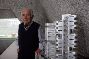 Seguidor de las culturas prehispánicas, aficionado desde joven a buscar estas piezas de identidad nacional.