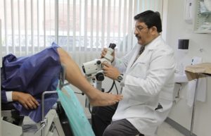 El virus del papiloma humano se encuentra asociado con más del 99% de las lesiones de alto riesgo del cuello uterino.