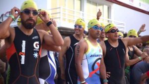 Circuito de natación, 40 kilómetros de ciclismo y 10 de atletismo.