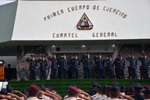 Condecoran el Valor Heroico y Servicios Distinguidos.