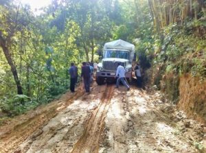 Al colapsar el puente Magdalena Tequisistlán varias poblaciones quedaron incomunicadas.