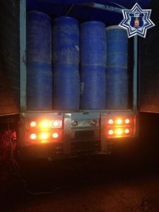 Resguardaban traslado de dos camiones tipo torton que transportaban hidrocarburo.