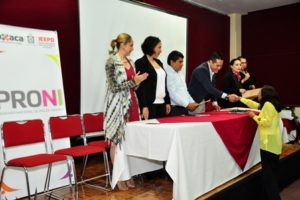 Entrega IEEPO a docentes