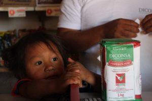 Con 680 tiendas comunitarias