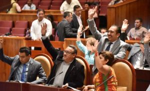 Morena se pronunció por eliminar el fuero el 21 de diciembre y el PRD el 29 de marzo.