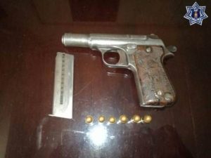 Francisco Rosario HM, de 39 años de edad, portaba un arma de fuego.