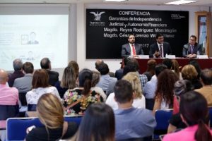 "Hay que fortalecer las condiciones de transparencia, de sanciones en el ámbito financiero cuando éste no se ejecuta".