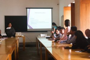 Durante la Colonia en México las lenguas indígenas eran habladas por el 70 y 60% de la población; ahora sólo la hablan el 6%.