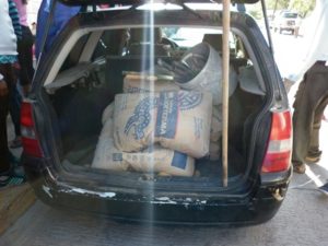 Fueron detenidos infraganti con material de construcción.