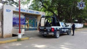 Las policías Vial y Estatal reforzaron acciones en inmediaciones de las instituciones educativas.