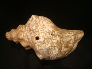 Huesos tallados con historias milenarias y sobre todo un relato escrito de la sabiduría antigua.