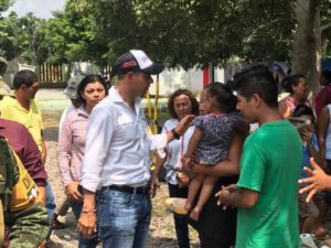En cada una de estas comunidades zapotecas, recorrió las calles y atendió personalmente a los ciudadanos.