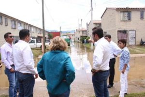El titular de la SEDESOH, Raúl Bolaños Cacho Cué, atendió de forma personal a las familias afectadas.
