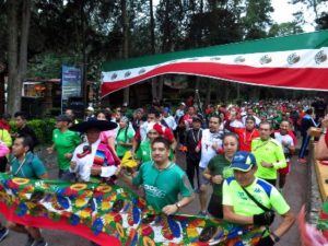 Participan más de 400 corredores