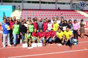 Participan en basquetbol femenil y varonil; voleibol mixto; futbol femenil y varonil.
