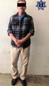 Juan Carlos manifestó no contar con la documentación legal necesaria.