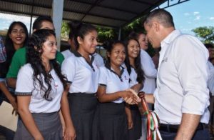 El Programa busca garantizar la permanencia y conclusión de estudios de las y los estudiantes.