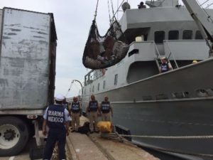 El Buque Auxiliar ARM "Zapoteco" arribó con 112 toneladas de ayuda humanitaria.