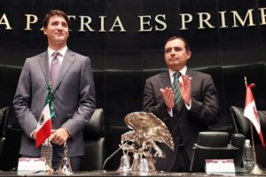 El líder canadiense plasmó su firma y mensaje en el Libro de Visitantes Distinguidos.