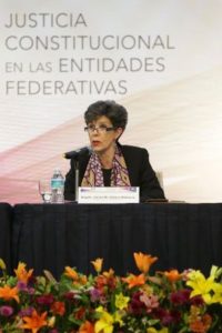 Debemos siempre buscar el equilibrio necesario entre los principios y valores.