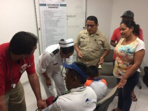 Fueron recibidos por familiares y autoridades municipales y estatales.