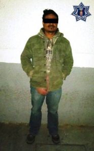 Conducía un Nissan Sentra blanco placas TJK3682 y número de serie 3N1CB51S85K207985.