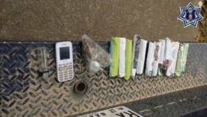 Un menor de edad llevaba 13 envoltorios de marihuana.