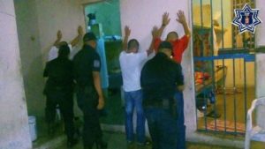 En la Penitenciaría Central de Ixcotel localizaron dos celulares y una báscula gramera.