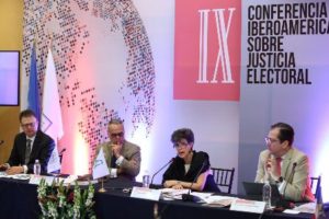 Tienen órganos de justicia electoral iberoamericanos la gran tarea de recuperar la confianza de la ciudadanía en la democracia.