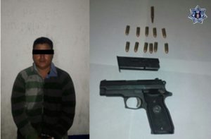 Arnulfo MM portaba un arma de fuego corta calibre 9 mm, matrícula U2421.