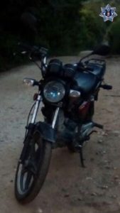 Motocicleta segurada en Candelaria Loxicha.